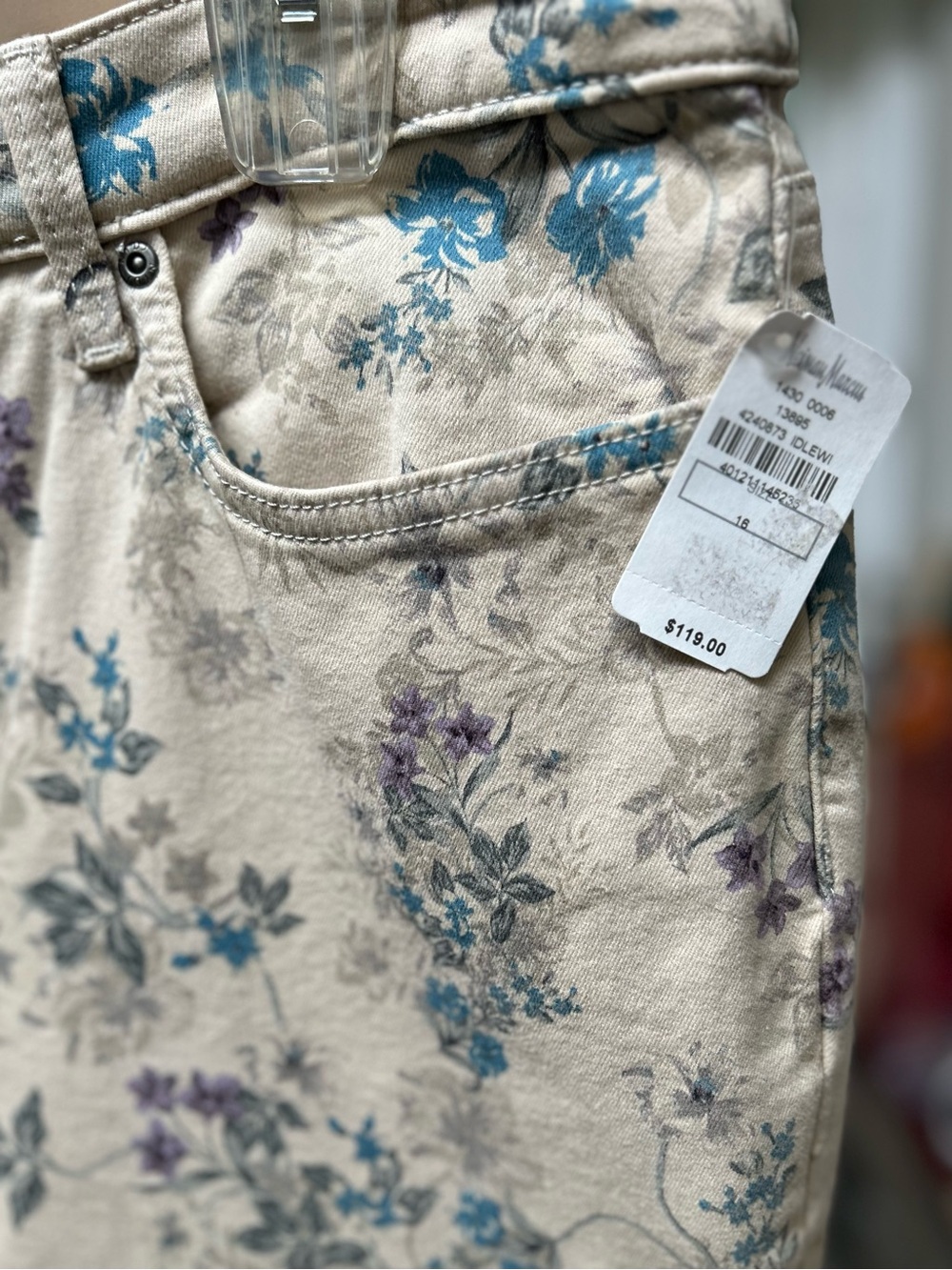 NWT NYDJ Fiona Slim Flare Ankle Jeans Floral Print Size 16 Neiman Marcus - Picture 3 of 7